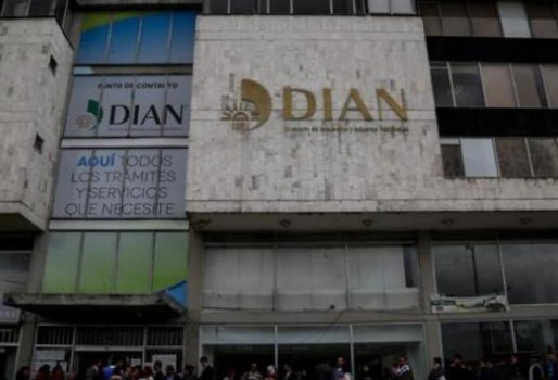 como sacar el certificado de Registro Único Tributario en Colombia